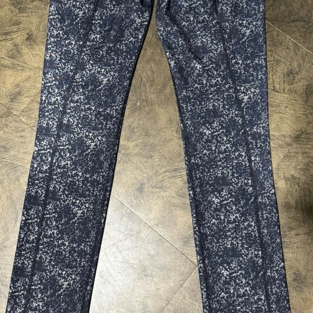 Lululemon Skinny Groove Pant Full-On Length Size 6 - Picture 3 of 4